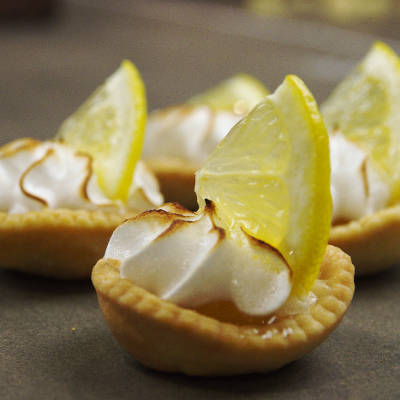 Mini lemon-meringue tarts